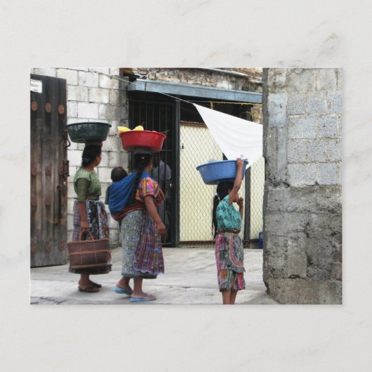 Maya women, Antigua, Guatemala Postkarte (Vorderseite)