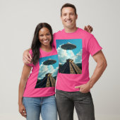 Mayan Pyramid und Ufo T-Shirt (Unisex)