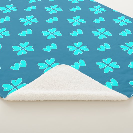 Mazipoodles Blue Hearts on Blue Sherpadecke (3/4)