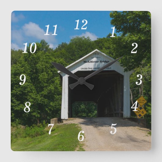 McAllister Bridge Wall Clock Quadratische Wanduhr (Vorderseite)