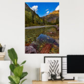 McDonald Creek im Herbst mit Garden Wall Poster (Heimbüro)