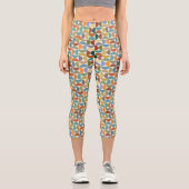 MCM simicles Rpt Patternfarbe auf Creme Capri Leggings (Vorderseite)