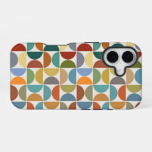 MCM simuliert Musterfarbe auf Creme iPhone 16 Hülle (Rückseite (Horizontal))