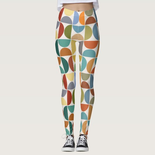 MCM simuliert Musterfarbe auf Creme Leggings (Vorderseite)
