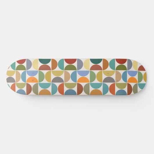 MCM simuliert Musterfarbe auf Creme Skateboard (Horizontal)