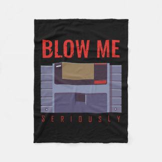 Me Serious 90s Retro Video Game Vintag Gamer Fleecedecke