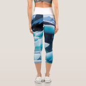 "Meadow Serenity: Wildblume Bliss Design" Capri Leggings (Rückseite)