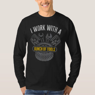 Mechanik Ich arbeite mit einem Haufen von Werkzeug T-Shirt