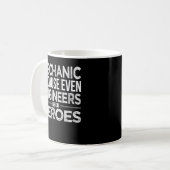 Mechanik, weil selbst Ingenieure Helden brauchen Kaffeetasse (Vorderseite Links)