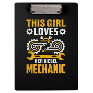 MechanikDieses Mädchen Liebe ihren Mechanismus Klemmbrett