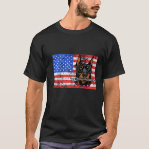 Mechaniker Dobermann Amerikanische Flagge Usa Pins T-Shirt