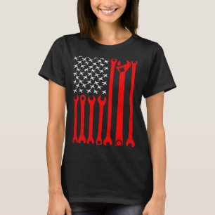 Mechanische Reparatur von Flugzeug von US-Fahnen T-Shirt