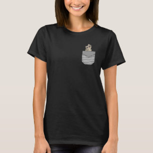 Mechanische Vogelscheue in der Tasche T-Shirt