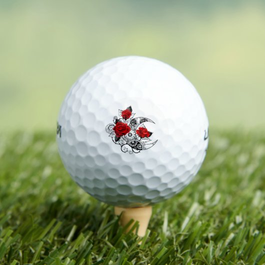 Mechanischer Halbmond mit Rote Rosen Golfball (Insitu T-Shirt)