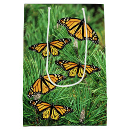 Med Gift Bag Monarch auf Pine Boughs Mittlere Geschenktüte