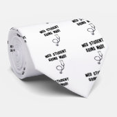 MED-Student, der wütend geht Krawatte (Gerollt)