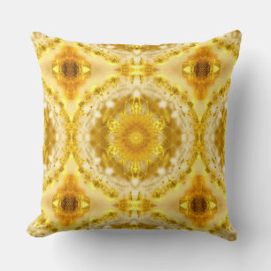 Medallion Muster in Mustard Yellow Batik Muster Kissen