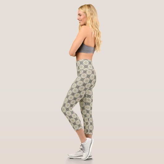 Medallions Capri Leggings (Links)