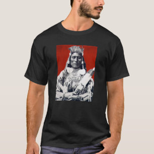 Medicine Crow mit Rotem T - Shirt
