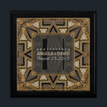 Mediev Art Deco Black Gold Hochzeitsjubiläum Box Erinnerungskiste<br><div class="desc">Art Deco inspirierte Design mit Gatsby, rauschen 20er mit einem östlichen und mittelalterlichen "Geschmack. Mit anpassbarem Text und Monogramm, kombiniert mit einem sehr stilvollen Glitzer Gold und schwarz geometrischen Design. Schlichte und elegante Brauchtum Hochzeit, Jubiläum oder Verlobung. Persönlich mit Namen, Jubiläumsdatum und Monogramm oder Zahlen - gemacht in eine wunderbare...</div>