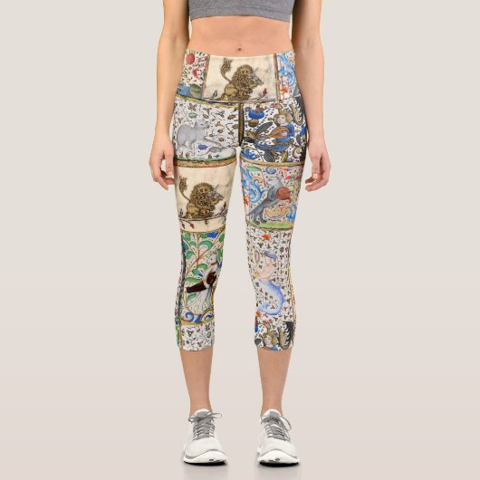 MEDIEVAL BESTIARY PLAYING MUSICAL INSTRUMENTS CAPRI LEGGINGS (Vorderseite)