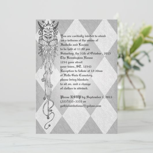 Medieval Jester Diamonds Goth Wedding Einladung (Stehend Vorderseite)