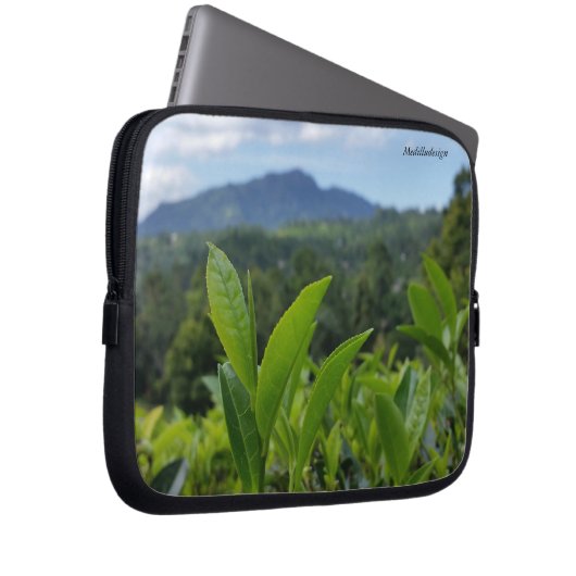 Medilludesign - Teeblätter Laptopschutzhülle (Vorne Rechts)