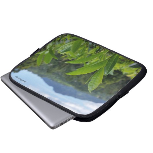 Medilludesign - Teeblätter Laptopschutzhülle (Vorne Knopf)