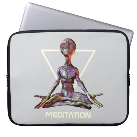 Meditation. Alien in ruhiger Pose Laptopschutzhülle (Vorderseite)