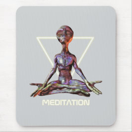 Meditation. Alien in ruhiger Pose Mousepad