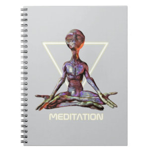 Meditation. Alien in ruhiger Pose Notizblock