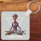 Meditation. Alien in ruhiger Pose Schlüsselanhänger (Rückseite)