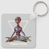 Meditation. Alien in ruhiger Pose Schlüsselanhänger (Rückseite)