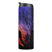 Meditation und die Bäume in einer sternenreichen N Thermosbecher (Nach rechts gedreht)