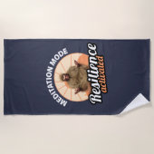 Meditationsmodus: Resilienz aktiviert Bigfoot Strandtuch (Vorderseite)