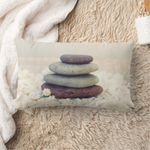 Meditative Cairn für Gesteinsteine Lendenkissen