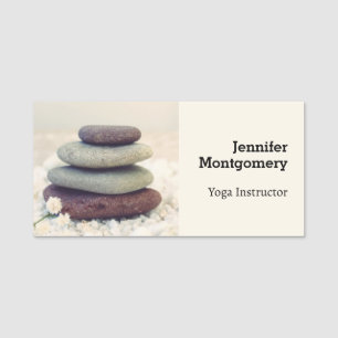 Meditative Cairn für Gesteinsteine Namensschild