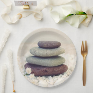 Meditative Cairn für Gesteinsteine Pappteller
