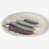 Meditative Cairn für Gesteinsteine Pappteller (Schrägansicht)