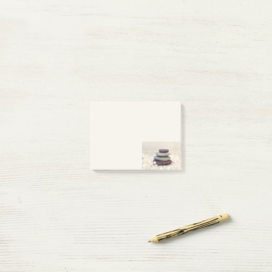 Meditative Cairn für Gesteinsteine Post-it Klebezettel (Auf Schreibtisch)
