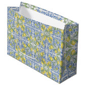 Mediterranean Amalfi Coast Blue Tile Lemon Große Geschenktüte (Vorderseite Schrägansicht)