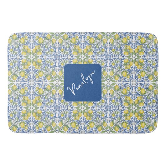 Mediterranean Blue & Yellow Lemon Tile Pattern Badematte (Vorderseite)