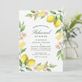 Mediterranean Citrus Wreath Rehearsal Dinner Einladung (Stehend Vorderseite)
