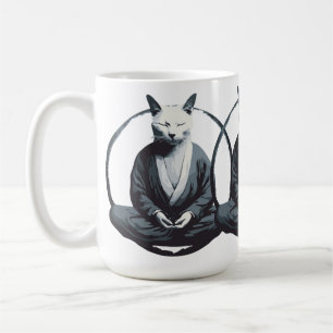 Meditieren der Mönchkatze mit geschlossenen Augen Kaffeetasse