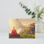 Meditierender Mönch vor großem Tempel Postkarte (Stehend Vorderseite)