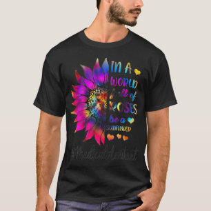Medizinische Assistant Gefärbte Krawatte Sonnenblu T-Shirt