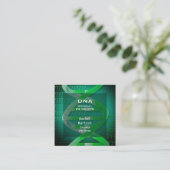 Medizinische Wissenschaft Grüne DNA Moderne Quadratische Visitenkarte (Stehend Vorderseite)
