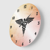 Medizinischer Caduceus-Look aus rustikalem Marmor Große Wanduhr (Winkel)