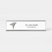 Medizinischer silberner schreibtischnamensplakette (Vorderseite )