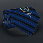 Medizinisches berufliches gerahmtes Monogramm-Blau Krawatte<br><div class="desc">Eine blaue gestreifte personalisierte Krawatte hergestellt zu den medizinischen Fachleuten, die der erste kennzeichnen oder zum Monogramm des letzten Namens innerhalb eines Imitatgoldwreath.</div>